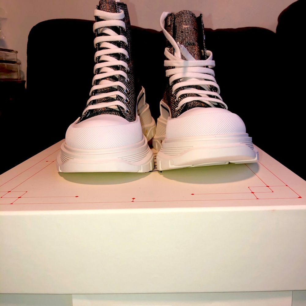 COPY - Alexander McQueen